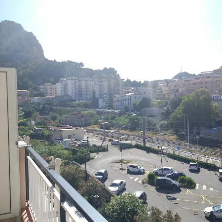 Apartment Attico Al Centro Cefalu